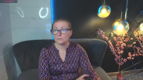 Snapshot of alexandra_kind chatting on December 15, 5:10 pm Alexandra online show from December 15, 5:10 pm
