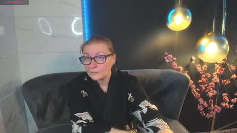 Snapshot of alexandra_kind chatting on December 20, 1:43 pm Alexandra online show from December 20, 1:43 pm