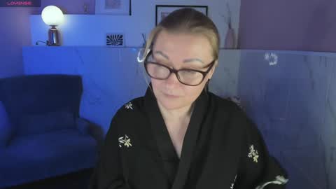 Snapshot of alexandra_kind chatting on January 4, 1:52 am Alexandra online show from January 4, 1:52 am