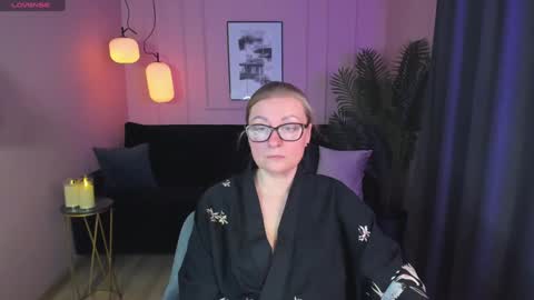 Snapshot of alexandra_kind chatting on February 8, 2:05 pm Alexandra online show from February 8, 2:05 pm