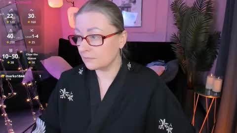 Snapshot of alexandra_kind chatting on February 10, 10:58 pm Alexandra online show from February 10, 10:58 pm