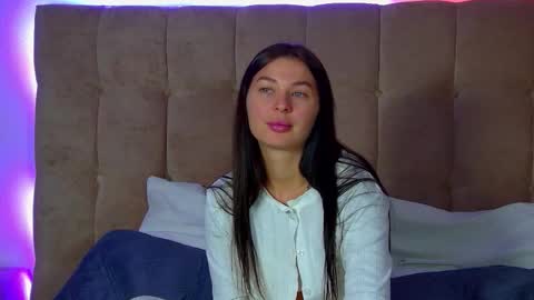 AlexandraBloom online show from September 25, 6:33 pm