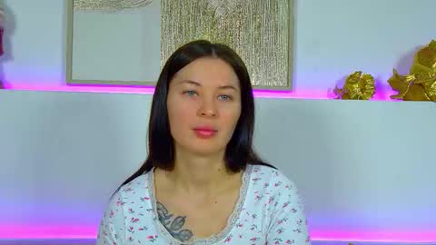 Snapshot of alexandrabloom chatting on December 18, 6:25 pm AlexandraBloom online show from December 18, 6:25 pm