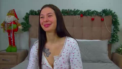 Snapshot of alexandrabloom chatting on December 22, 6:27 pm AlexandraBloom online show from December 22, 6:27 pm