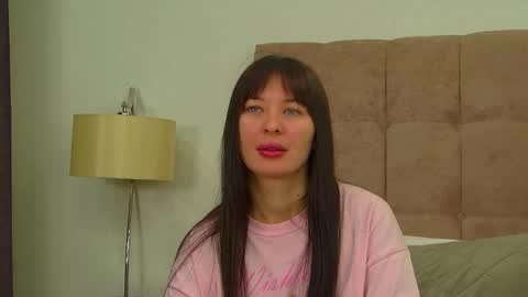 Snapshot of alexandrabloom chatting on February 5, 6:23 pm AlexandraBloom online show from February 5, 6:23 pm