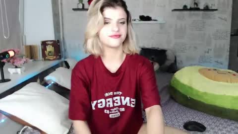 Snapshot of alexandraermes chatting on July 14, 12:13 am AlexandraErmes online show from July 14, 12:13 am