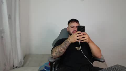 Snapshot of alexandro_king chatting on October 23, 2:22 am ALEX online show from October 23, 2:22 am