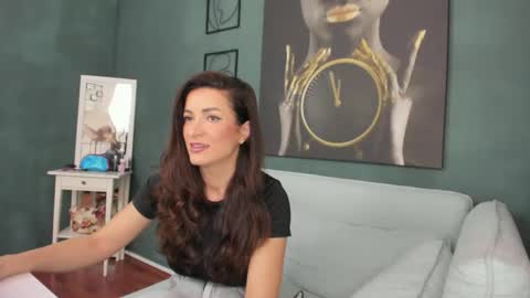 Snapshot of alexanikole chatting on May 28, 8:22 am AlexaNikole online show from May 28, 8:22 am