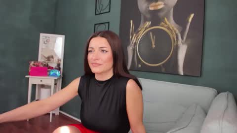 Snapshot of alexanikole chatting on June 5, 7:03 am AlexaNikole online show from June 5, 7:03 am