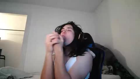 Jennifer online show from December 14, 9:30 pm