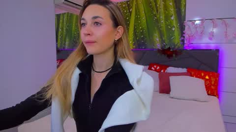 Snapshot of alexawilds chatting on January 12, 6:40 am AlexaWilds online show from January 12, 6:40 am