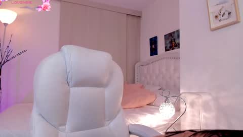 lexandra  online show from December 30, 5:15 am