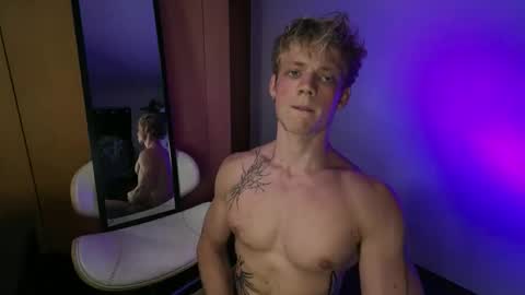 Snapshot of alexbarczukxxx chatting on June 9, 11:38 pm Alex Barczuk online show from June 9, 11:38 pm