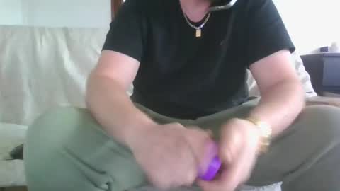 Snapshot of alexbwc chatting on December 29, 11:50 am alexbwc online show from December 29, 11:50 am