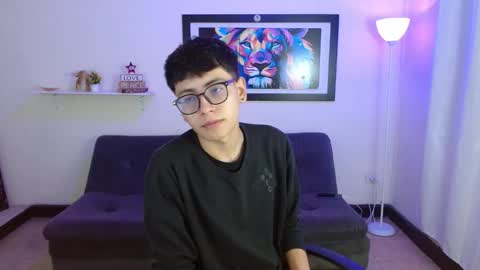 Snapshot of alexcum_18 chatting on February 19, 1:07 pm alex online show from February 19, 1:07 pm