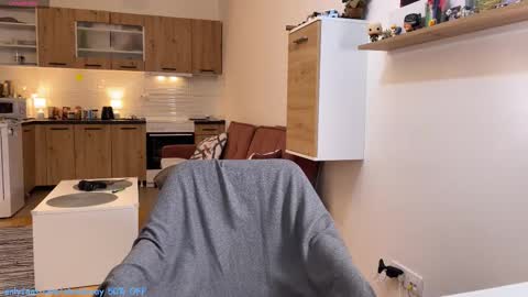 Snapshot of alexdavey chatting on November 16, 6:52 am online show from November 16, 6:52 am