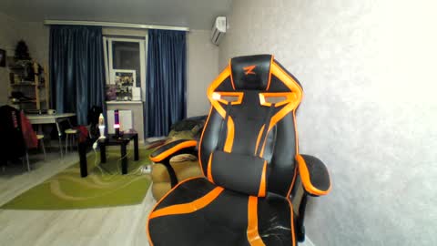 Snapshot of alexfox2018 chatting on January 19, 4:04 pm Alex online show from January 19, 4:04 pm