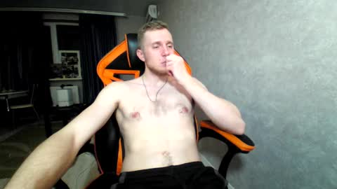 Snapshot of alexfox2018 chatting on March 6, 8:37 pm Alex online show from March 6, 8:37 pm