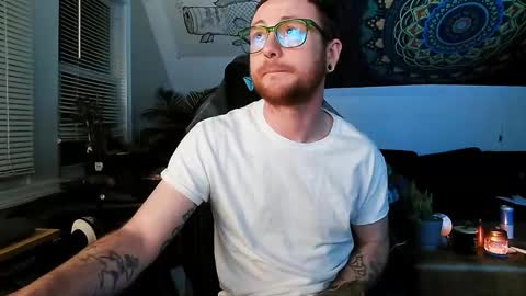 Snapshot of alexfoxxe chatting on December 26, 1:18 am alexfoxxe online show from December 26, 1:18 am