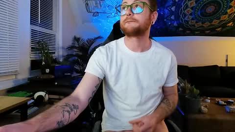 Snapshot of alexfoxxe chatting on December 27, 12:50 am alexfoxxe online show from December 27, 12:50 am