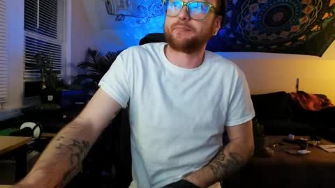 Snapshot of alexfoxxe chatting on December 28, 2:22 am alexfoxxe online show from December 28, 2:22 am