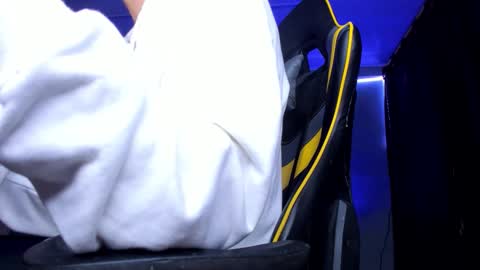 alexgiraldo__ online show from September 22, 10:50 am