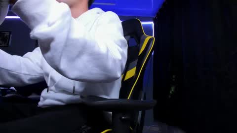 alexgiraldo__ online show from October 27, 3:21 am