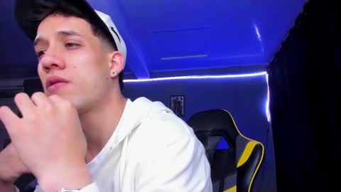 alexgiraldo__ online show from November 6, 12:06 pm