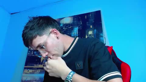 alexgiraldo__ online show from March 22, 7:28 pm