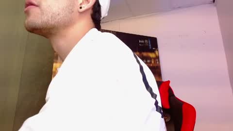 alexgiraldo__ online show from April 15, 2:40 am