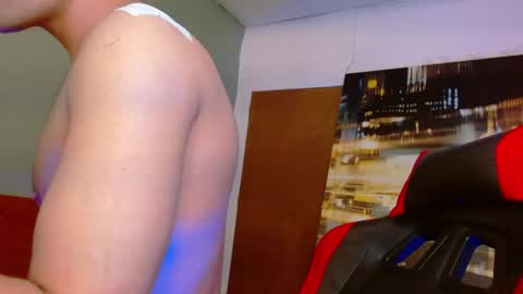 alexgiraldo__ online show from July 5, 4:25 pm