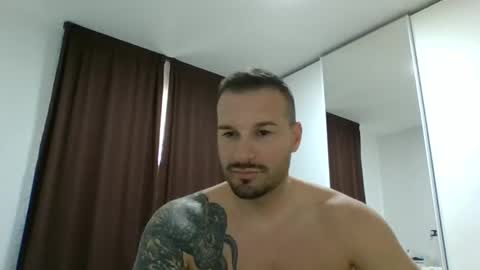 Snapshot of alexgrandi2024 chatting on February 27, 10:59 am rey ale84 online show from February 27, 10:59 am