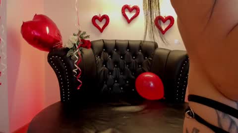 Alexiaa  Online 1430 to 2100 GMT-5 online show from February 12, 3:18 am