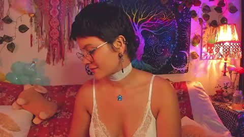 Snapshot of alexiafisher_ chatting on June 8, 1:28 am Alex online show from June 8, 1:28 am