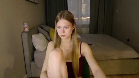 Alexia online show from April 8, 4:18 pm