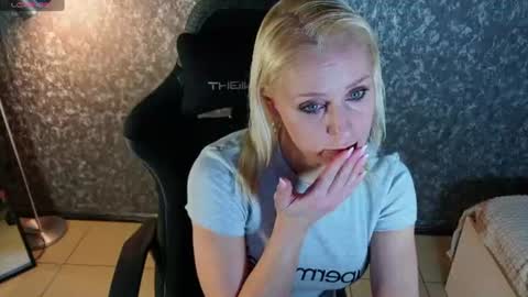 Alexia online show from August 9, 4:56 pm