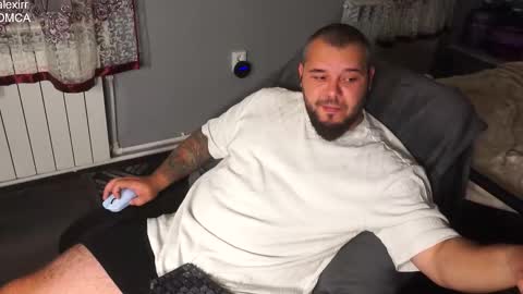 Snapshot of alexirr chatting on October 25, 8:25 pm Alex online show from October 25, 8:25 pm