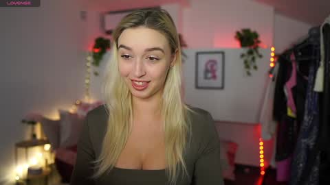 Alexis Texas online show from December 3, 7:22 pm