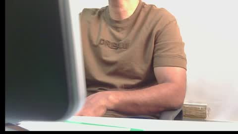 Snapshot of alexkerala84 chatting on May 5, 6:32 am alexkerala84 online show from May 5, 6:32 am