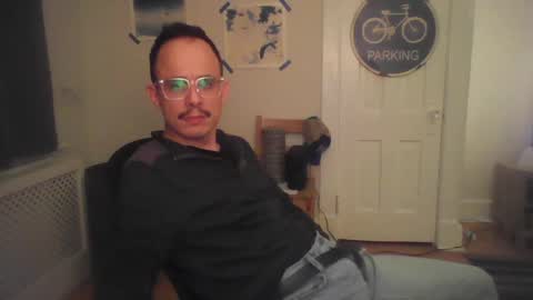 Snapshot of alexmaddox chatting on October 6, 4:21 am alexmaddox online show from October 6, 4:21 am