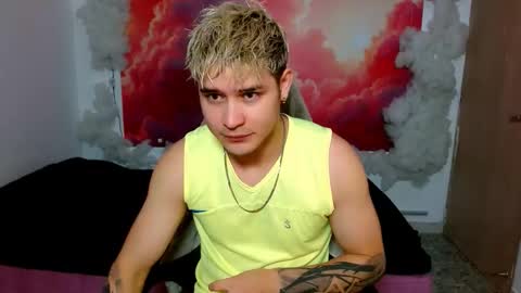 Snapshot of alexpierss chatting on December 3, 7:01 pm Alex online show from December 3, 7:01 pm