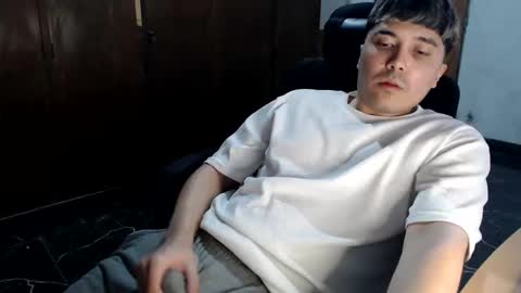 Snapshot of alexriversx chatting on June 6, 4:23 pm Alexander online show from June 6, 4:23 pm