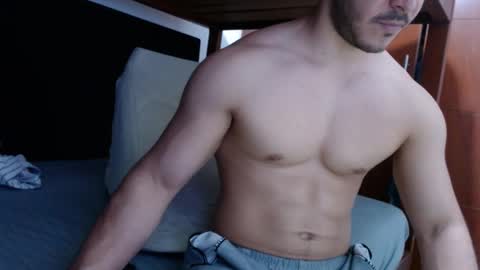 Snapshot of alexsb1998 chatting on February 2, 1:45 am alexsb1998 online show from February 2, 1:45 am