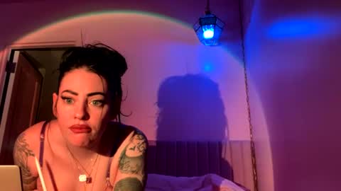 alexstitchins online show from June 30, 1:06 am