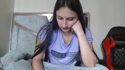 alex y luisa online show from April 13, 2:33 pm