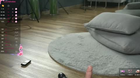 alexxiskye online show from December 24, 9:39 am