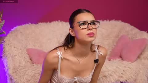 Snapshot of alexxisrae chatting on July 9, 5:11 am Alexxis Rae online show from July 9, 5:11 am
