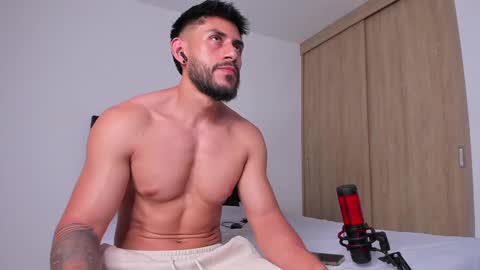 Alex   freelance model  instagram alex b229 online show from February 16, 1:14 am