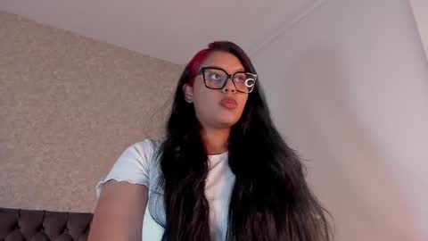 aleya_black online show from April 10, 3:23 am
