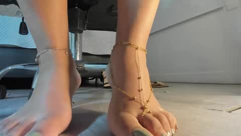 aleya_black online show from April 17, 2:58 am